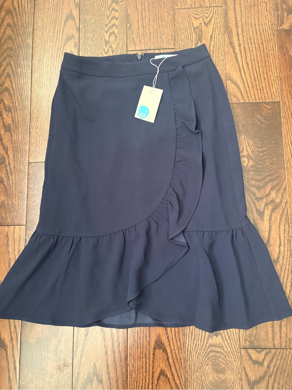 Boden Skirt, NWT US 6 Ella ruffle skirt navy